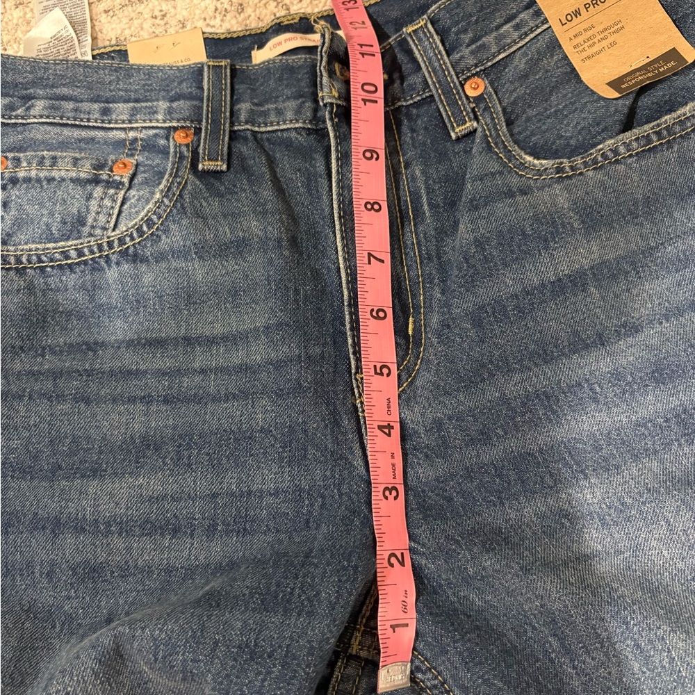 NWT Levi's Low Pro Distressed Mid Rise Blue Straight Leg Jeans 27 - Picture 7 of 8